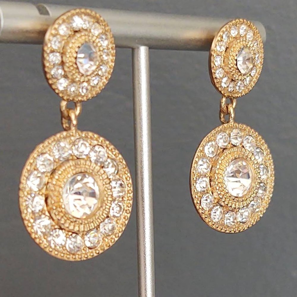 Ornate gold and crystal earrings - Picture 4 of 11